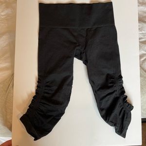 Lululemon Capris pants